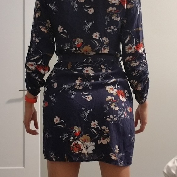 Light floral dress - Picture 7 of 7